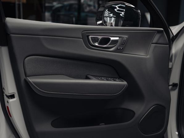 Volvo XC60 II Рестайлинг с пробегом 2024 года, цена 6 200 000 рублей, 60 км, внедорожник, Автокод Объявления