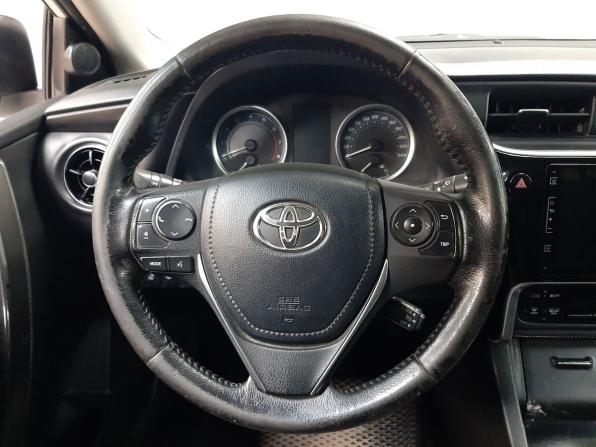 Toyota Corolla XI (E160 E170 E180) Рестайлинг 1 с пробегом 2017 года, цена 1 299 000 рублей, 173954 км, седан, Автокод Объявления