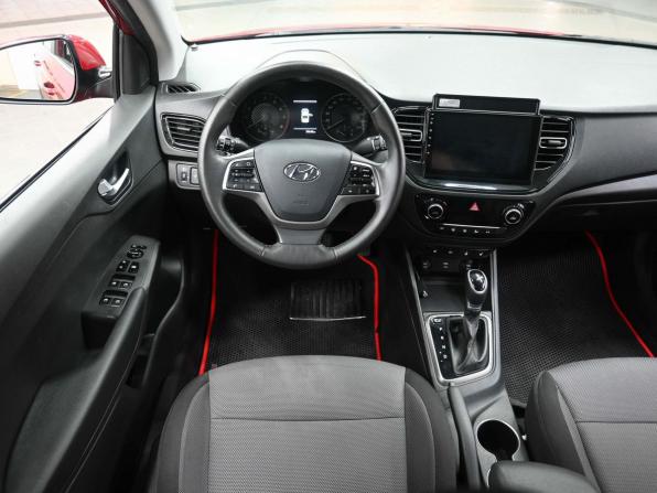 Hyundai Solaris II Рестайлинг с пробегом 2021 года, цена 2 049 900 рублей, 39500 км, седан, Автокод Объявления