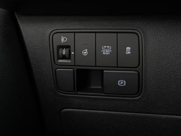 Hyundai Staria I с пробегом 2024 года, цена 5 625 000 рублей, 24040 км, минивэн, Автокод Объявления