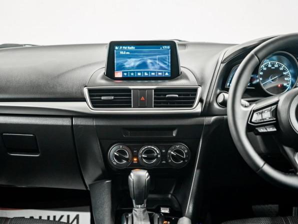 Mazda Axela III Рестайлинг с пробегом 2017 года, цена 1 270 000 рублей, 129628 км, седан, Автокод Объявления