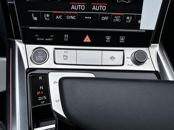 Audi e-tron I с пробегом 2022 года, цена 7 600 000 рублей, 547 км, внедорожник, Автокод Объявления