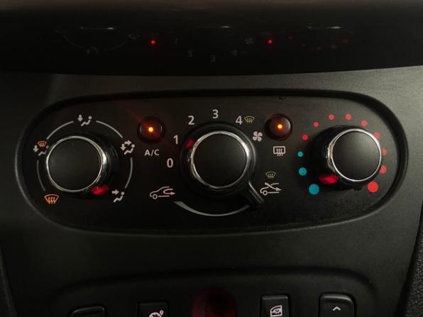 Renault Logan II с пробегом 2016 года, цена 849 000 рублей, 93393 км, седан, Автокод Объявления