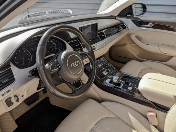 Audi A8 III (D4) Рестайлинг с пробегом 2014 года, цена 2 445 000 рублей, 190078 км, седан, Автокод Объявления