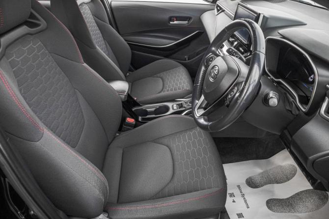 Toyota Corolla XII (E210) с пробегом 2018 года, цена 1 749 000 рублей, 129800 км, хэтчбек, Автокод Объявления