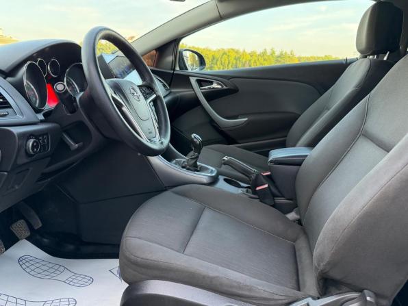 Opel Astra J Рестайлинг с пробегом 2013 года, цена 870 000 рублей, 152150 км, хэтчбек, Автокод Объявления