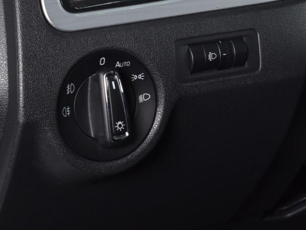 Skoda Rapid I Рестайлинг с пробегом 2018 года, цена 1 354 995 рублей, 88001 км, лифтбек, Автокод Объявления