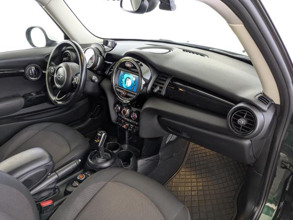 Mini Hatch III (F55/F56) Рестайлинг с пробегом 2018 года, цена 1 785 000 рублей, 81512 км, хэтчбек, Автокод Объявления