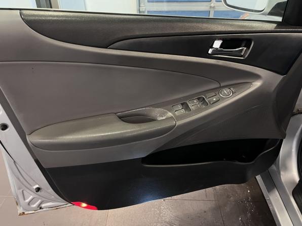 Hyundai Sonata VI (YF) с пробегом 2010 года, цена 1 150 000 рублей, 262012 км, седан, Автокод Объявления