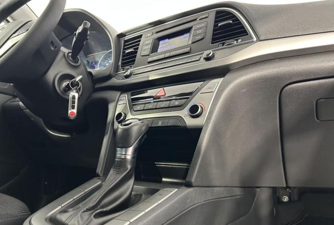 Hyundai Elantra VI (AD) с пробегом 2017 года, цена 1 050 000 рублей, 165724 км, седан, Автокод Объявления