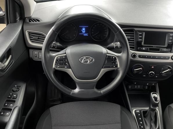 Hyundai Solaris II с пробегом 2017 года, цена 1 419 000 рублей, 120504 км, седан, Автокод Объявления