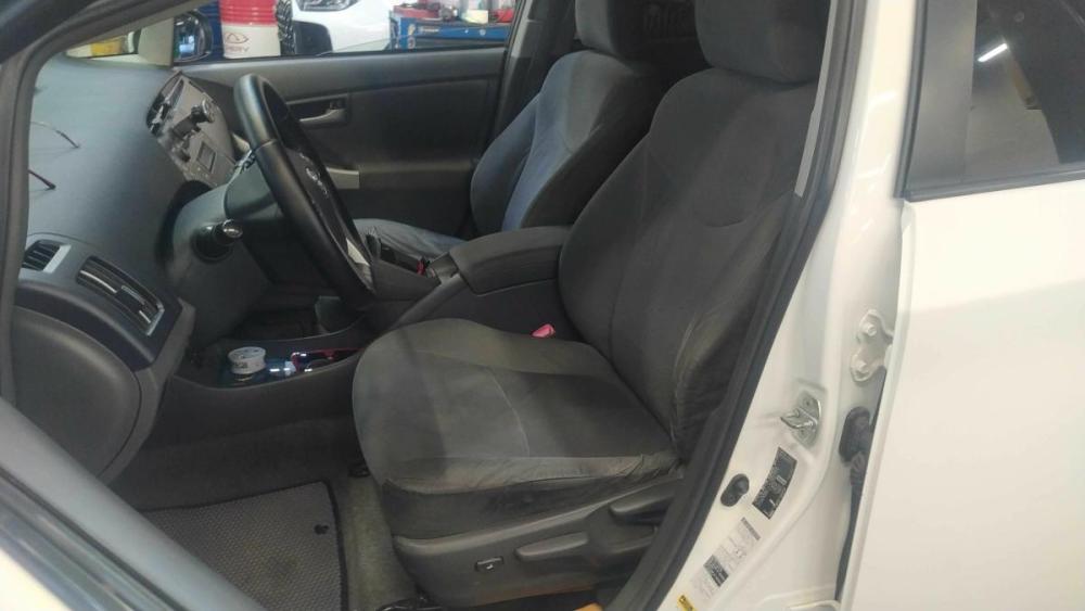 Toyota Prius III (XW30) Санкт-Петербург  - изображение 7