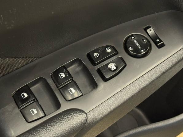 Hyundai Solaris II с пробегом 2019 года, цена 714 999 рублей, 305000 км, седан, Автокод Объявления