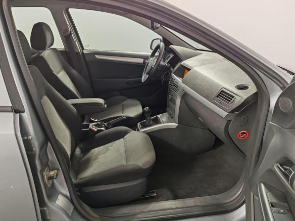 Opel Astra H Рестайлинг с пробегом 2011 года, цена 599 000 рублей, 158610 км, седан, Автокод Объявления