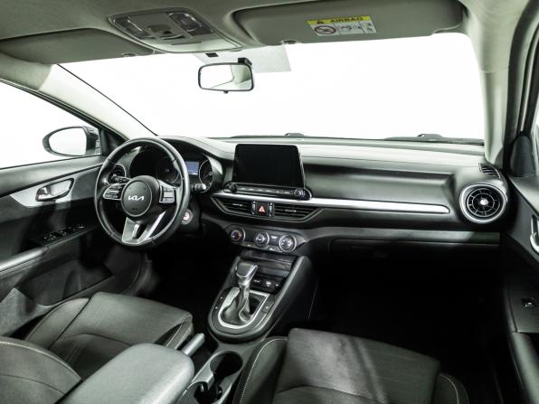 Kia Cerato IV Рестайлинг с пробегом 2022 года, цена 2 199 700 рублей, 49899 км, седан, Автокод Объявления