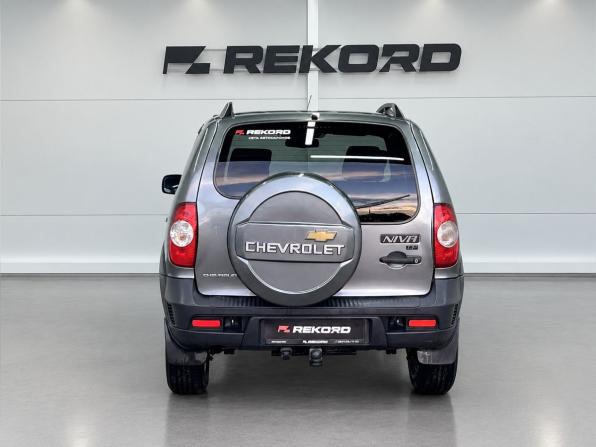 Chevrolet Niva I Рестайлинг с пробегом 2017 года, цена 700 000 рублей, 104763 км, внедорожник, Автокод Объявления