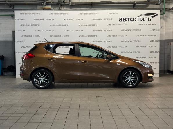 Kia Ceed II Рестайлинг с пробегом 2015 года, цена 879 000 рублей, 102000 км, хэтчбек, Автокод Объявления