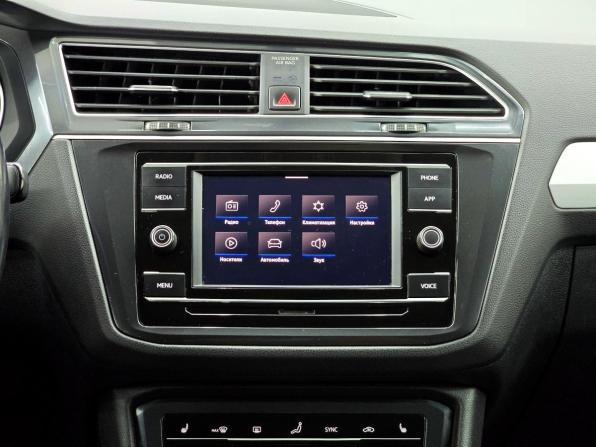 Volkswagen Tiguan II Рестайлинг с пробегом 2021 года, цена 2 799 000 рублей, 107500 км, внедорожник, Автокод Объявления