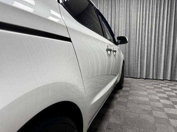 Kia Carnival III с пробегом 2018 года, цена 2 610 000 рублей, 132621 км, минивэн, Автокод Объявления