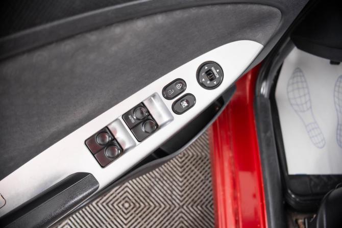 Hyundai Solaris I с пробегом 2012 года, цена 649 000 рублей, 146523 км, хэтчбек, Автокод Объявления