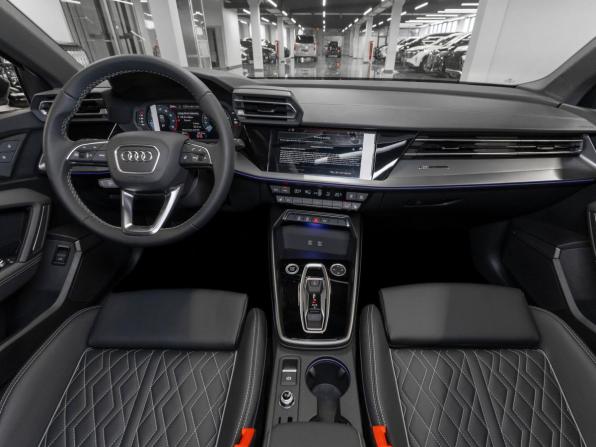 Audi A3 IV (8Y) Рестайлинг с пробегом 2025 года, цена 4 050 000 рублей, 11 км, хэтчбек, Автокод Объявления