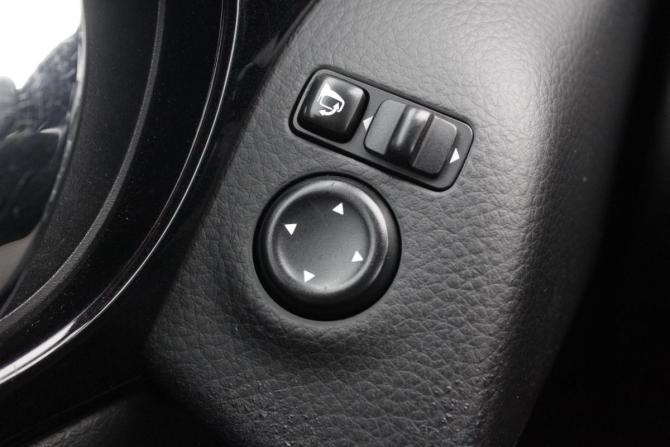 Nissan Qashqai II с пробегом 2015 года, цена 1 280 000 рублей, 192969 км, внедорожник, Автокод Объявления