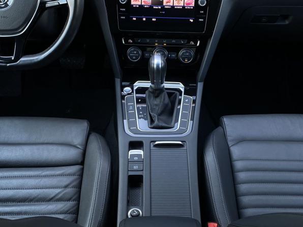 Volkswagen Passat B8 с пробегом 2019 года, цена 2 179 000 рублей, 138814 км, седан, Автокод Объявления