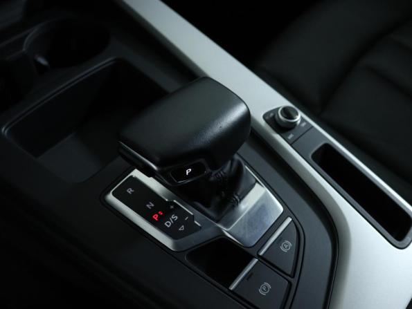 Audi A4 V (B9) Рестайлинг с пробегом 2021 года, цена 3 390 000 рублей, 30130 км, седан, Автокод Объявления
