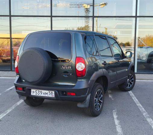 Chevrolet Niva I Рестайлинг с пробегом 2017 года, цена 595 000 рублей, 195429 км, внедорожник, Автокод Объявления