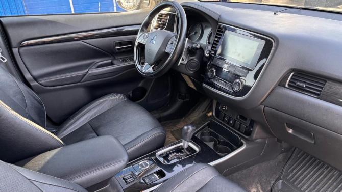 Mitsubishi Outlander III Рестайлинг 3 с пробегом 2018 года, цена 2 220 000 рублей, 102244 км, внедорожник, Автокод Объявления