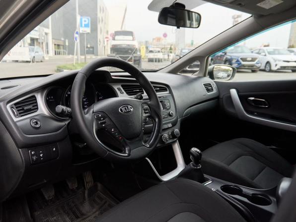 Kia Ceed II с пробегом 2015 года, цена 1 042 000 рублей, 176931 км, универсал, Автокод Объявления