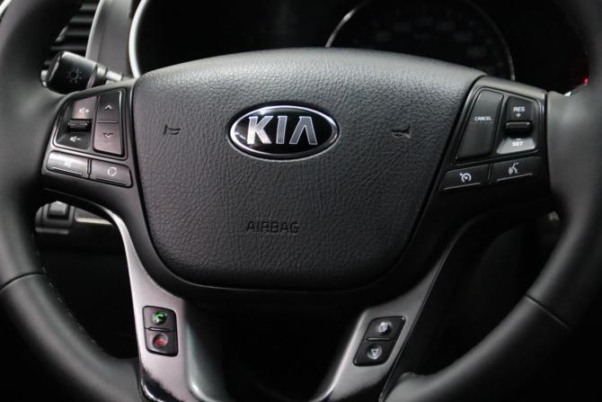 Kia Sorento II Рестайлинг с пробегом 2017 года, цена 1 795 950 рублей, 212212 км, внедорожник, Автокод Объявления