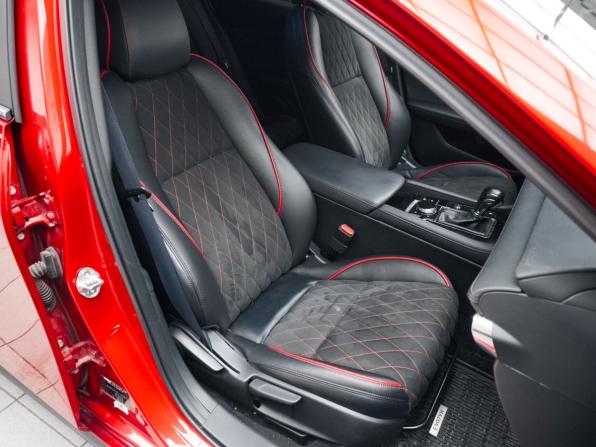 Mazda 3 IV (BP) с пробегом 2019 года, цена 1 699 000 рублей, 102978 км, хэтчбек, Автокод Объявления
