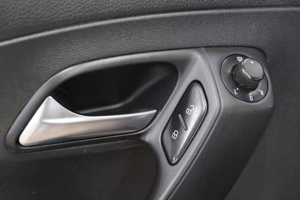 Volkswagen Polo V Рестайлинг Омск  - изображение 9