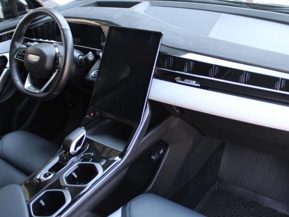 Geely Atlas II с пробегом 2023 года, цена 2 579 000 рублей, 40056 км, внедорожник, Автокод Объявления