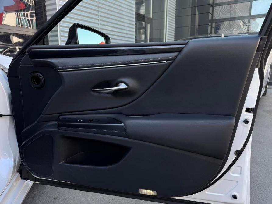 Lexus ES VII Иркутск  - изображение 30