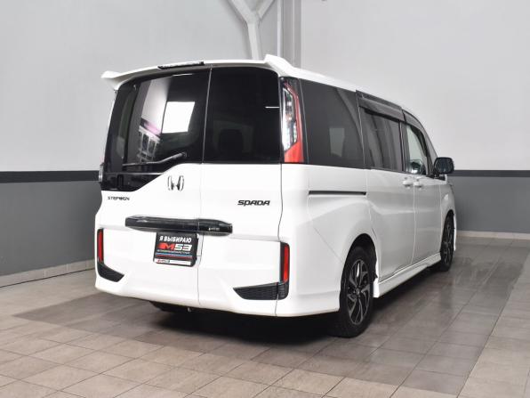 Honda Stepwgn V Рестайлинг с пробегом 2018 года, цена 2 375 995 рублей, 80752 км, минивэн, Автокод Объявления