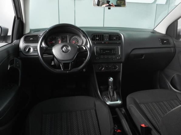 Volkswagen Polo V Рестайлинг с пробегом 2017 года, цена 1 272 000 рублей, 122001 км, седан, Автокод Объявления