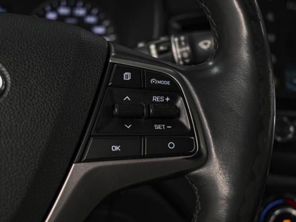 Hyundai Solaris II с пробегом 2019 года, цена 1 378 000 рублей, 106832 км, седан, Автокод Объявления