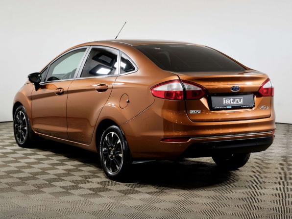 Ford Fiesta Mk6 Рестайлинг с пробегом 2015 года, цена 555 555 рублей, 301611 км, седан, Автокод Объявления