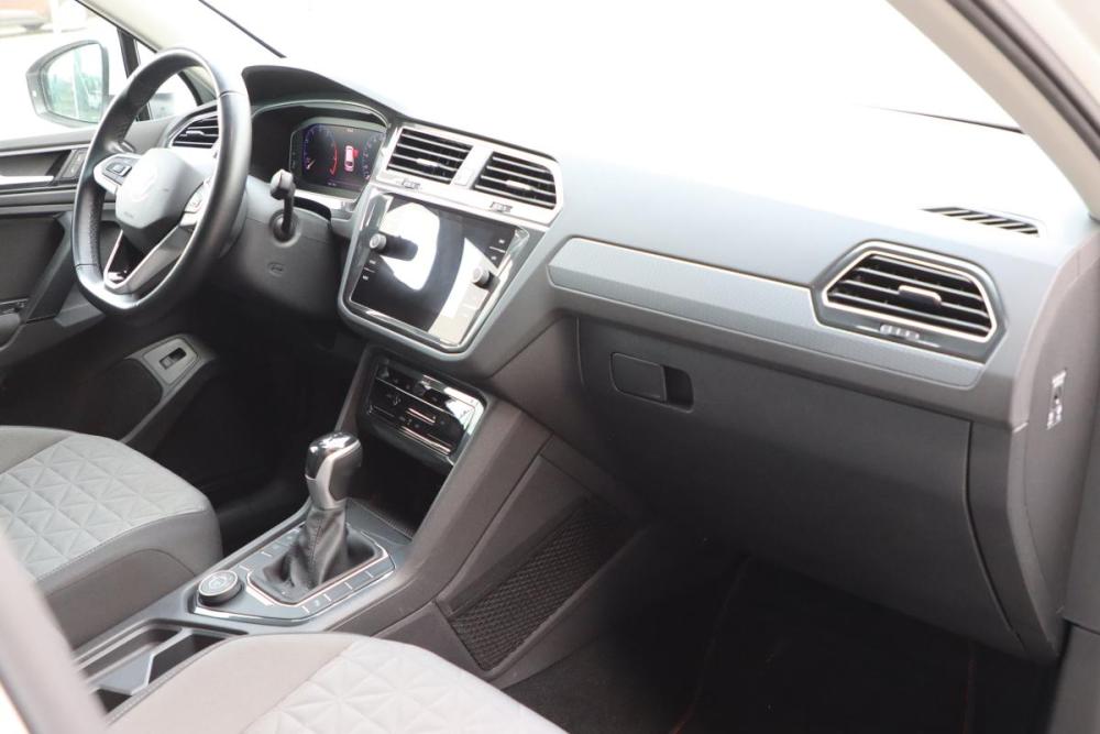 Volkswagen Tiguan II Рестайлинг Санкт-Петербург  - изображение 13