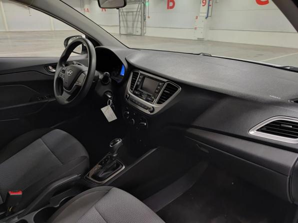 Hyundai Solaris II Рестайлинг с пробегом 2021 года, цена 1 410 000 рублей, 62639 км, седан, Автокод Объявления