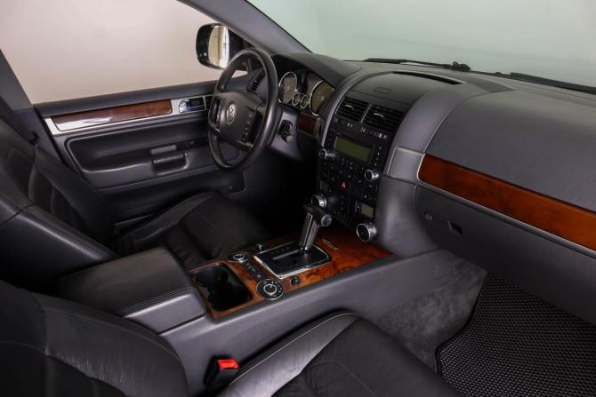 Volkswagen Touareg I Рестайлинг с пробегом 2010 года, цена 1 379 000 рублей, 255300 км, внедорожник, Автокод Объявления