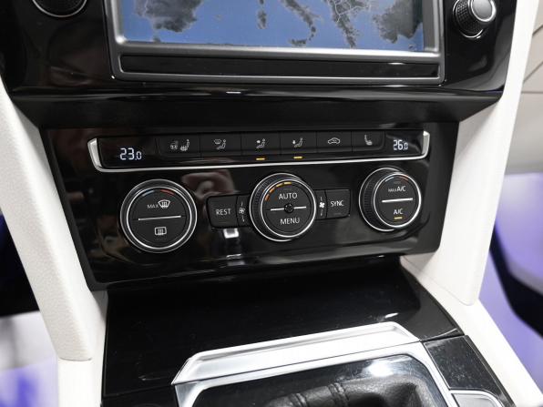 Volkswagen Passat B8 с пробегом 2015 года, цена 1 615 000 рублей, 211345 км, седан, Автокод Объявления