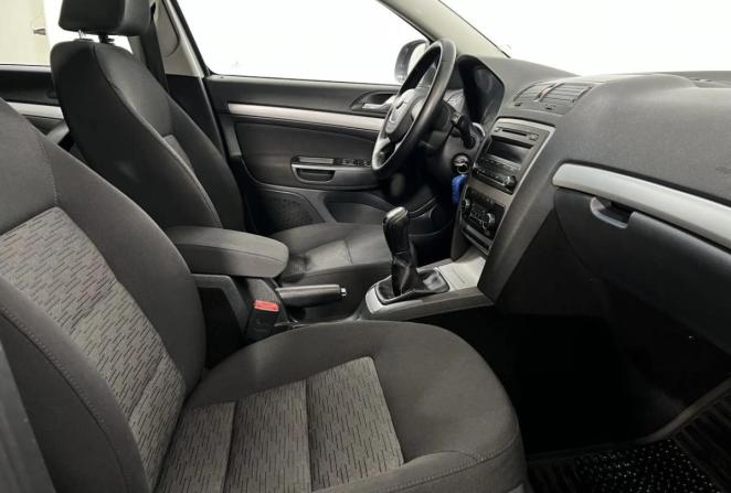 Skoda Octavia II (A5) Рестайлинг с пробегом 2012 года, цена 640 000 рублей, 235450 км, лифтбек, Автокод Объявления