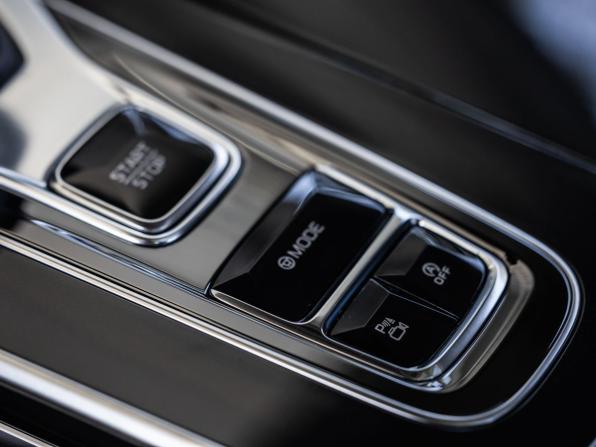 Hongqi H9 I с пробегом 2024 года, цена 5 820 000 рублей, 5 км, седан, Автокод Объявления