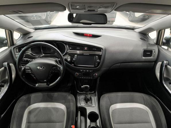 Kia Ceed II Рестайлинг с пробегом 2017 года, цена 1 199 000 рублей, 158790 км, хэтчбек, Автокод Объявления