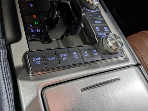 Toyota Land Cruiser 200 Series Рестайлинг 2 с пробегом 2019 года, цена 8 600 000 рублей, 95423 км, внедорожник, Автокод Объявления