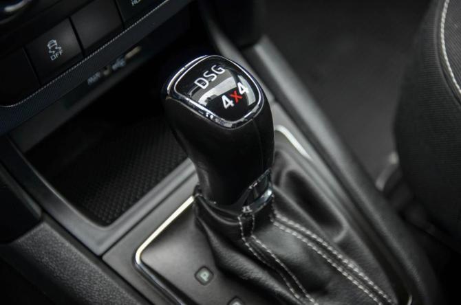 Skoda Yeti I Рестайлинг с пробегом 2015 года, цена 1 330 000 рублей, 204998 км, внедорожник, Автокод Объявления