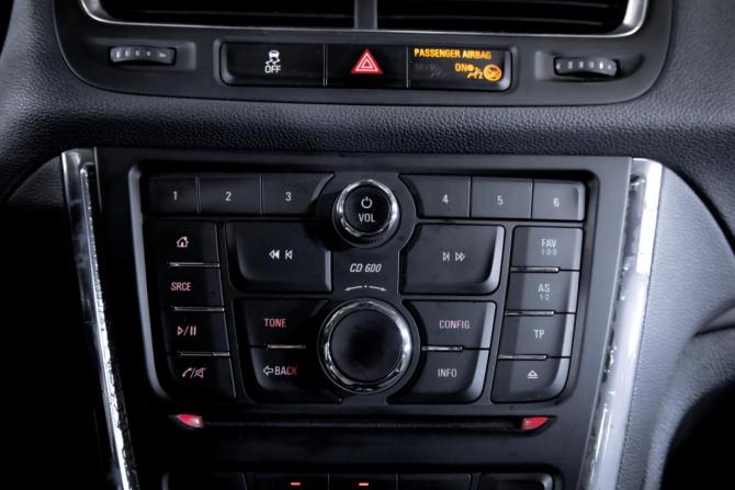 Opel Mokka I с пробегом 2014 года, цена 1 049 000 рублей, 118552 км, внедорожник, Автокод Объявления
